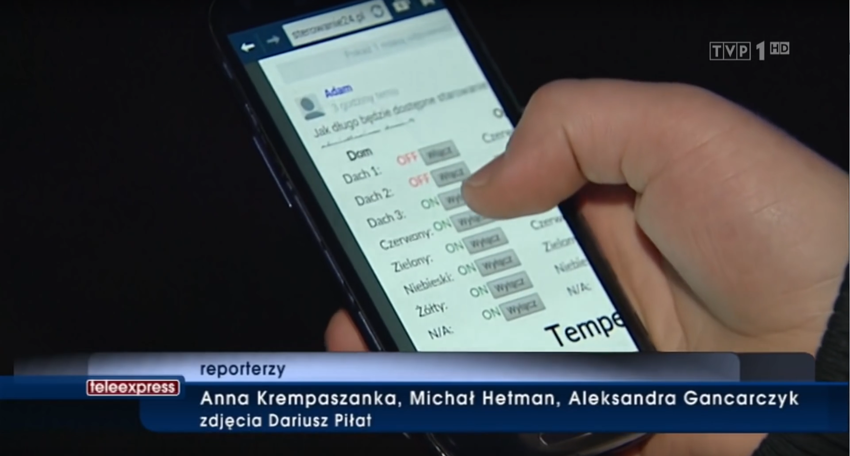 Tomasz prezentuje działanie strony Sterowanie24.pl przy użyciu smartphona w Teleexpressie